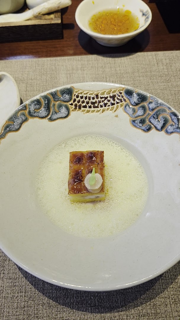 NÔM: high quality food presentation