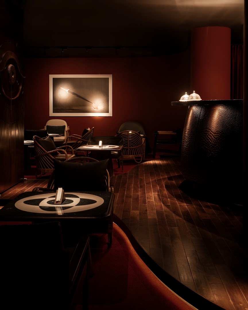Oculus: atmospheric and professional interior shot