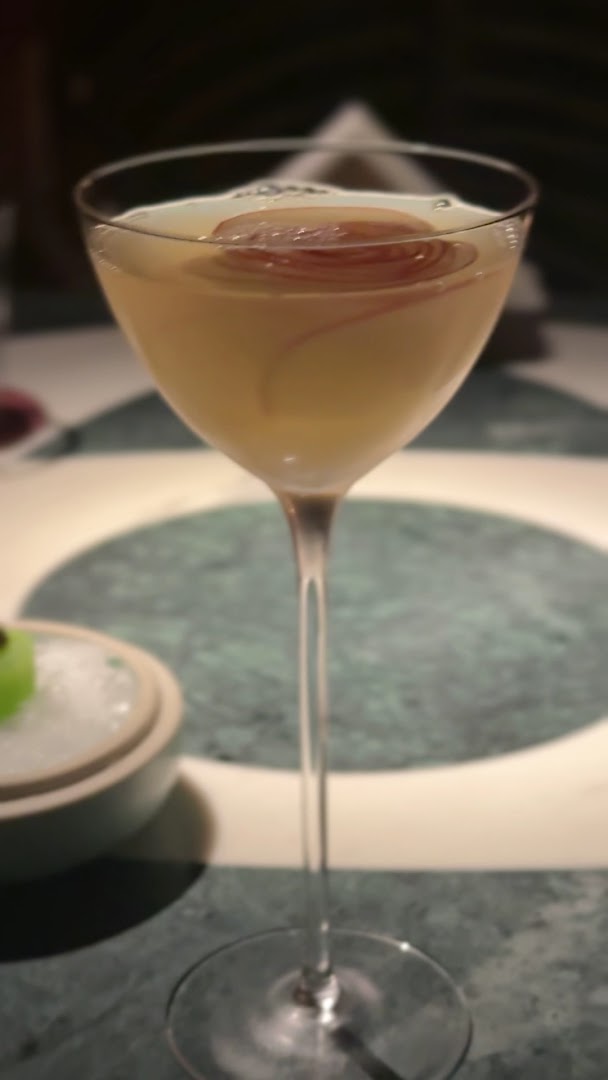 Oculus: high quality cocktail photography