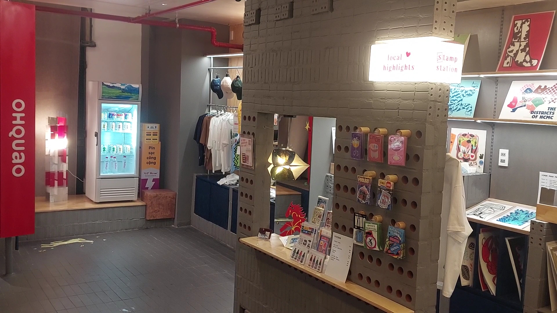 OHQUAO Souvenir Dept.: clear view of shop interior