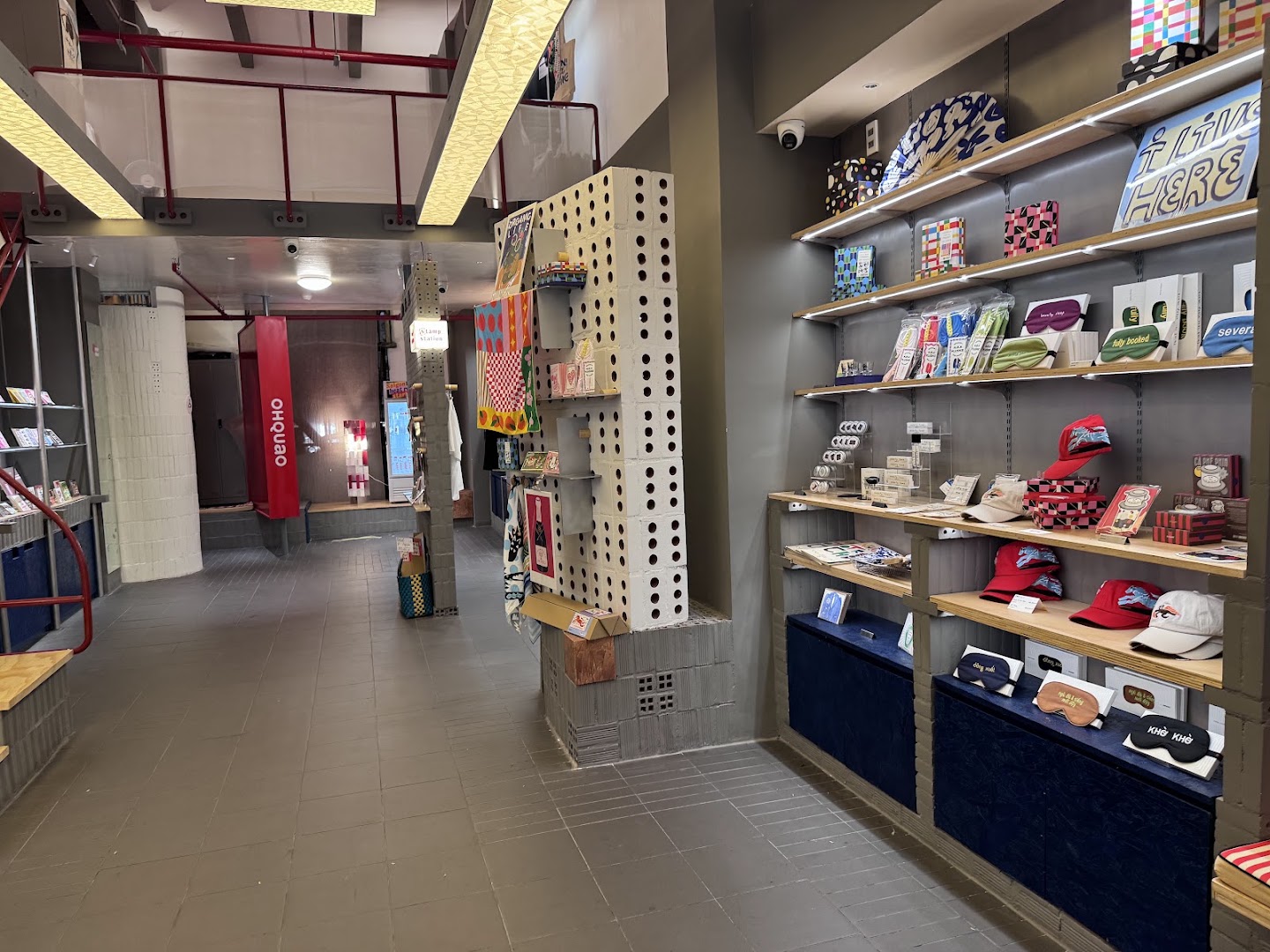 OHQUAO Souvenir Dept.: clear, professional shop interior view