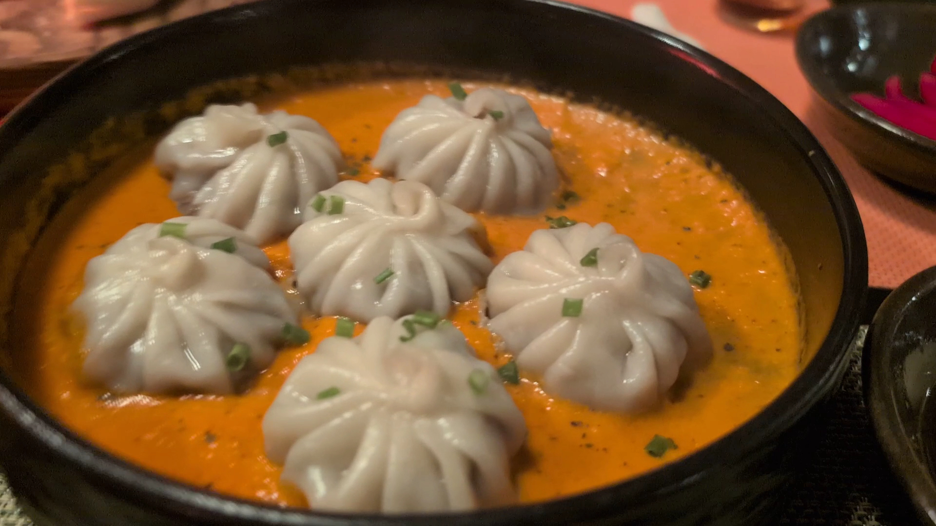 Om Momo: appetizing photo of restaurant food
