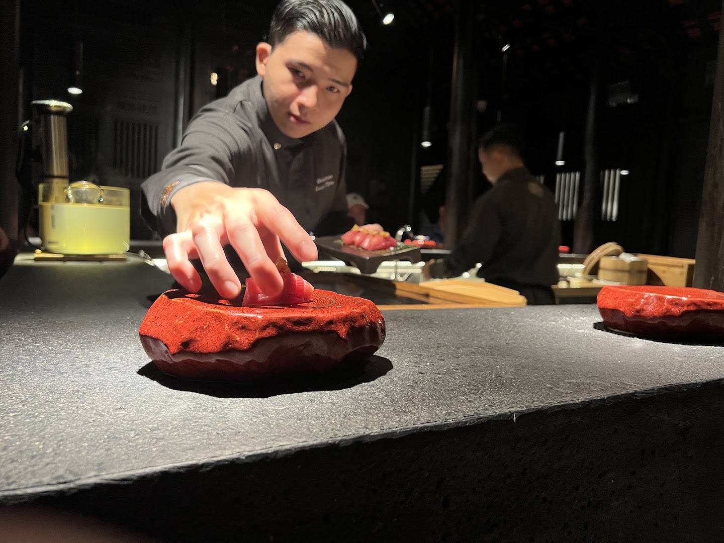 Omakase Tiger Thảo Điền: professional shot of chef plating