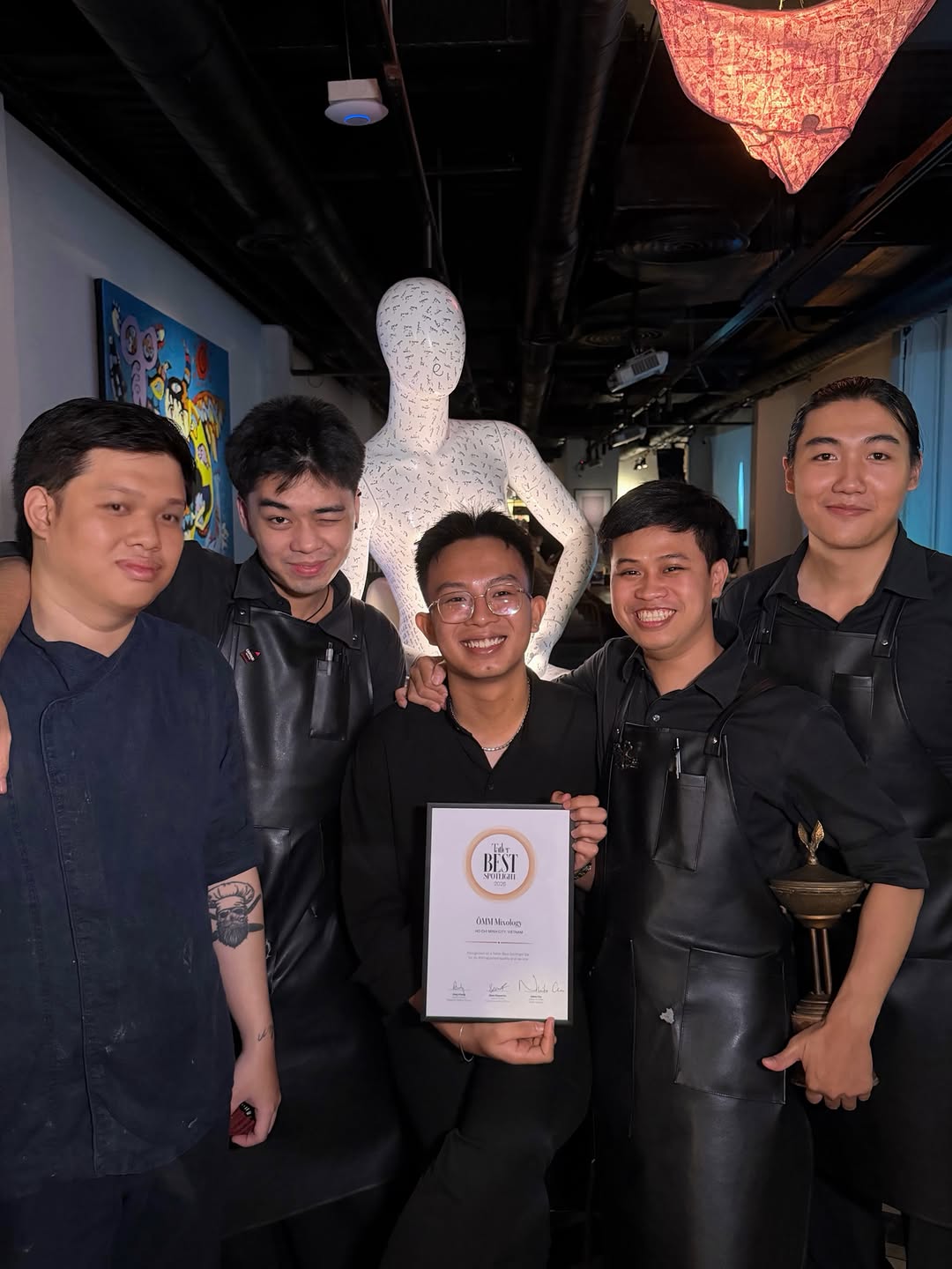 ÔMM Mixology: professional team photo at venue