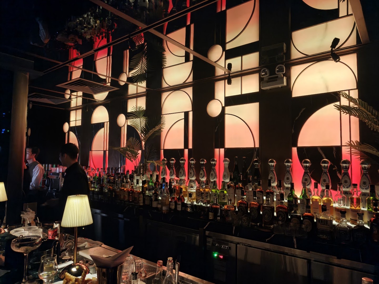 Papi: high quality bar interior shot