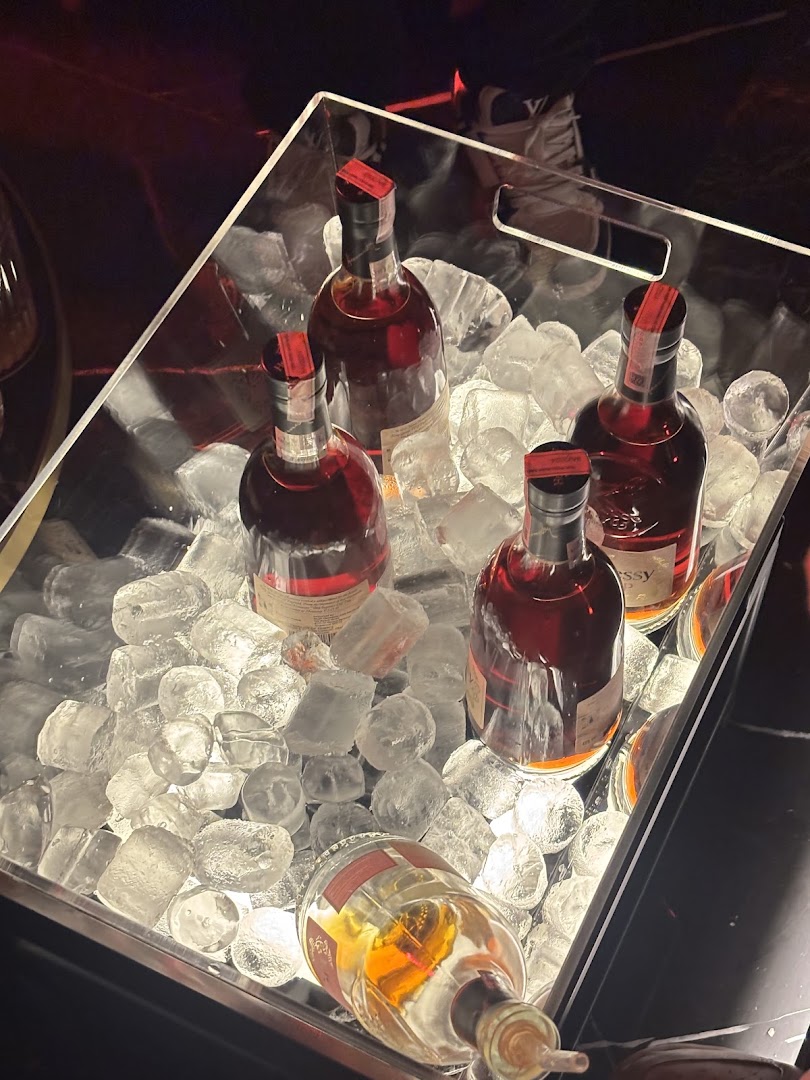 Papi: high quality shot of drinks