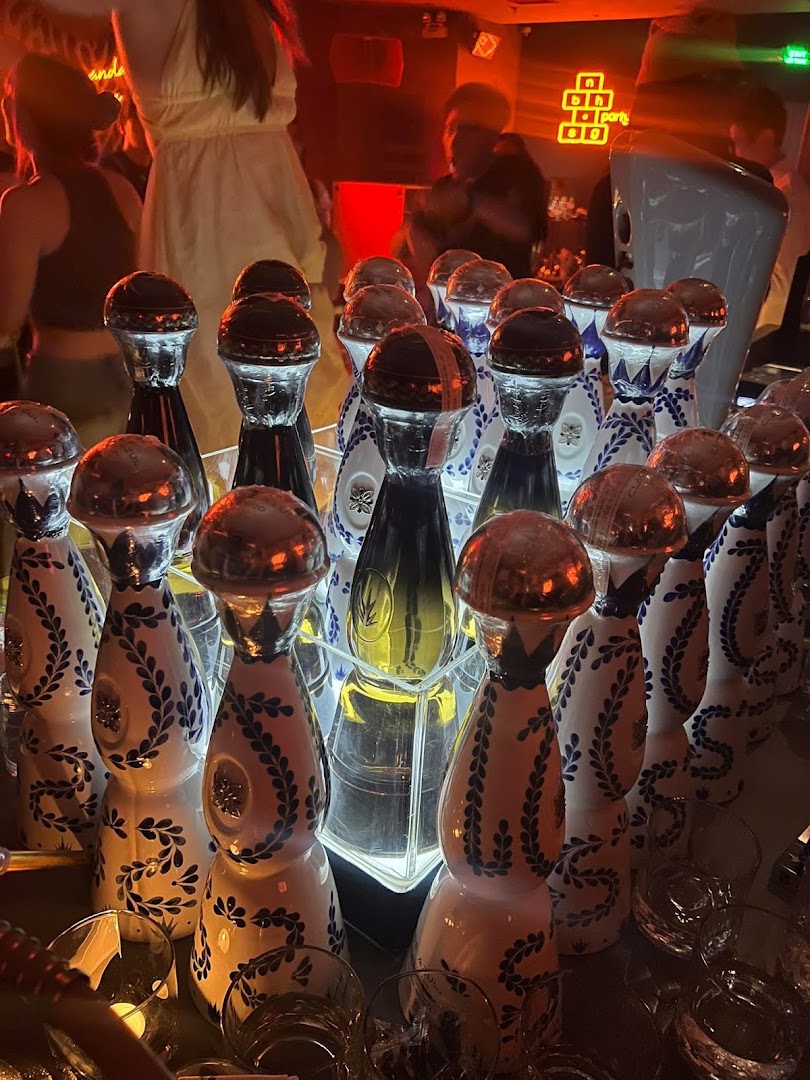 Papi: high quality shot of drinks