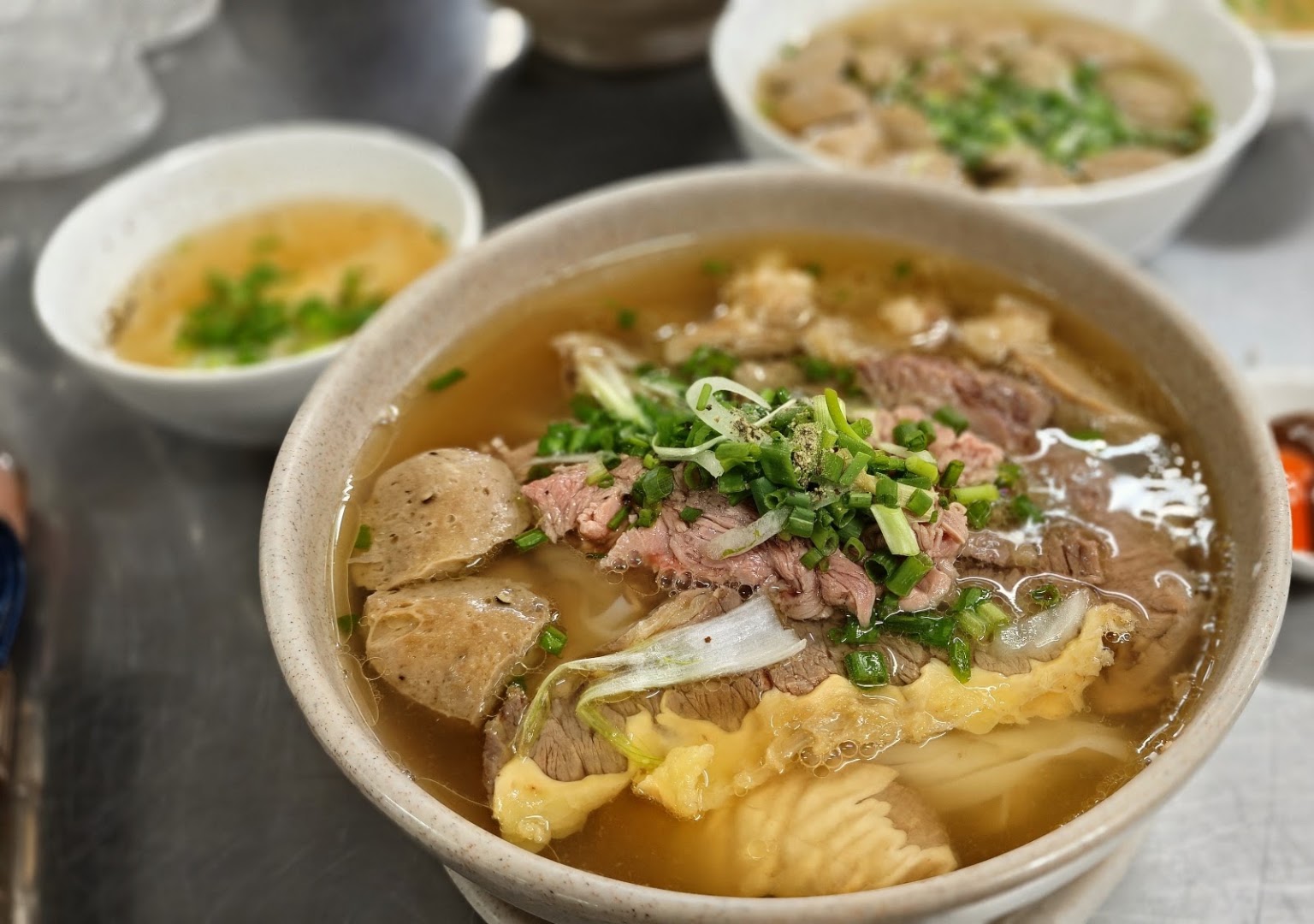 Phở Lệ: appetizing, high-quality food photography