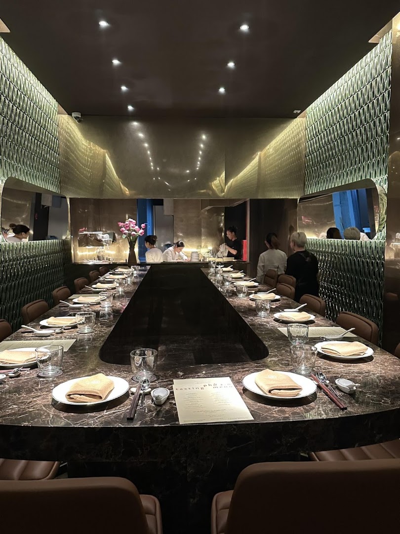 Pot au Phở 2.0: high quality interior atmosphere shot