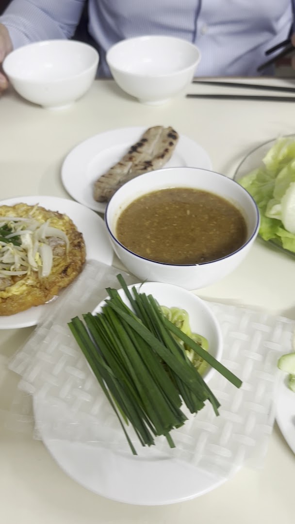 Quán Ăn Ngự Bình: clear photo of restaurant food
