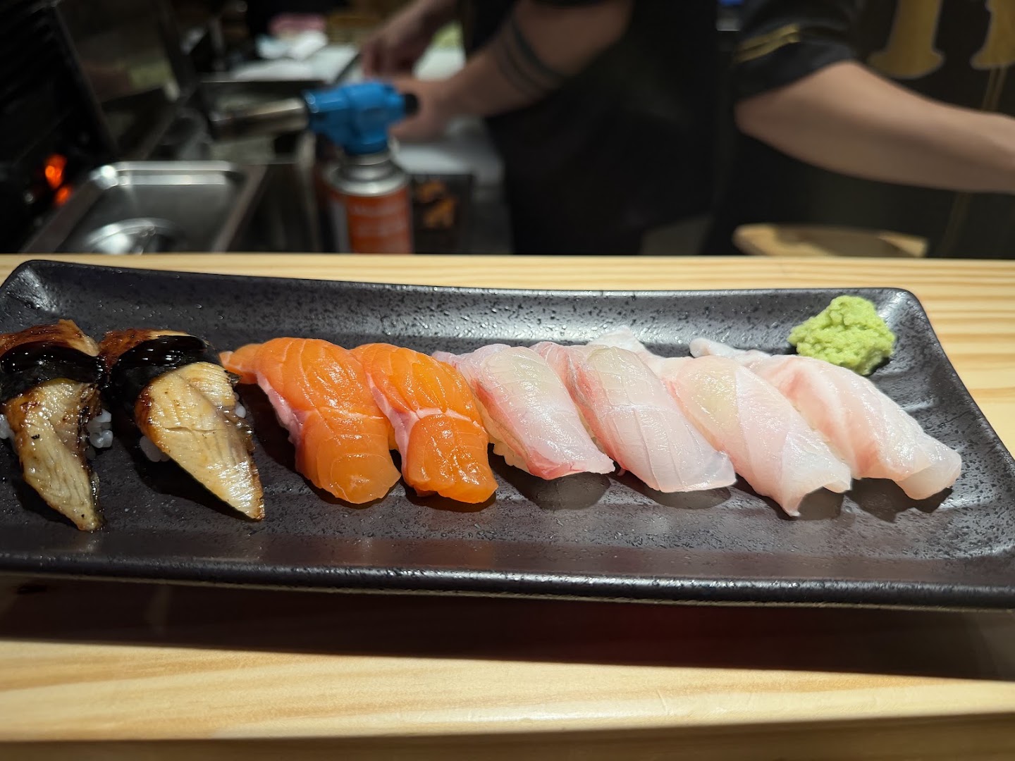 Roll Sushi Tiger: high quality appetizing sushi photo