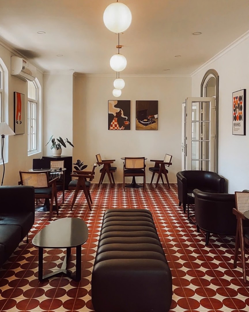 Tempo House: attractive, professional interior shot