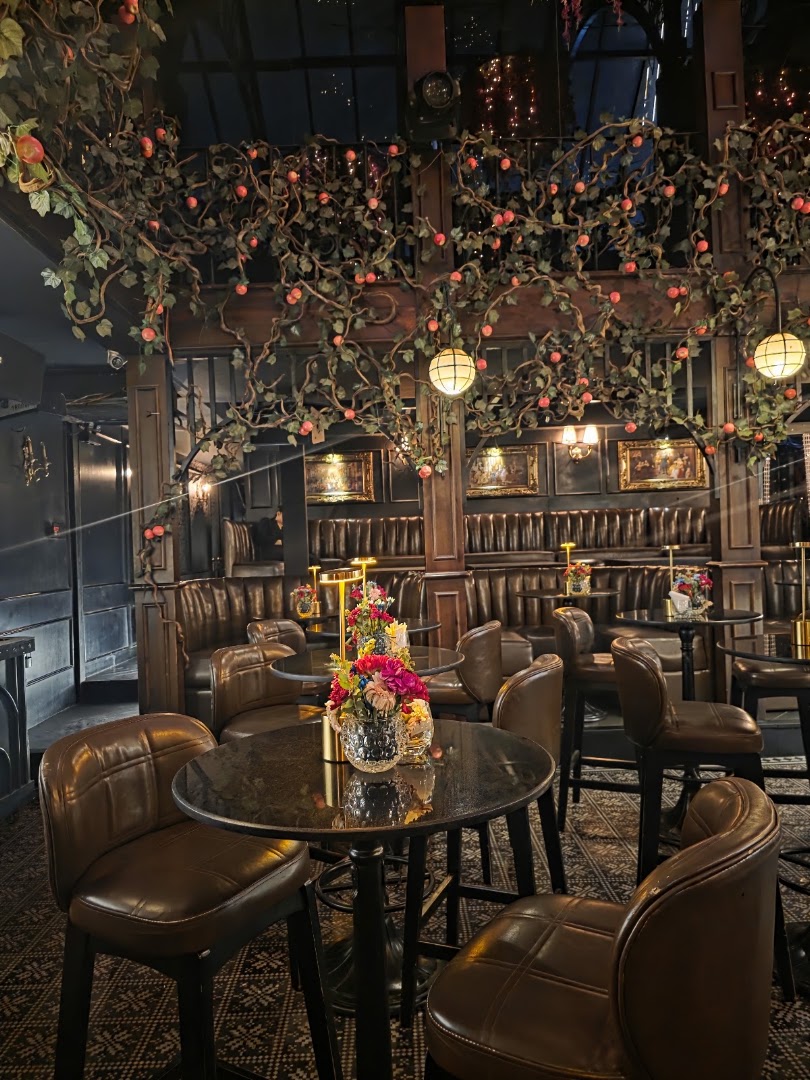 The Arth: beautiful interior atmosphere and decor
