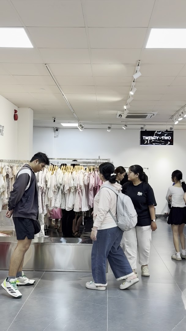 The Box Icon: clear view of shop interior