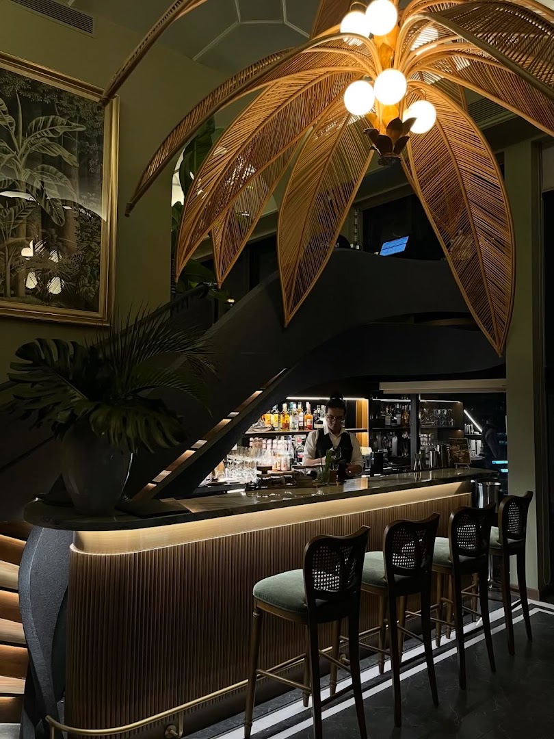 The Palm: high quality interior atmosphere shot