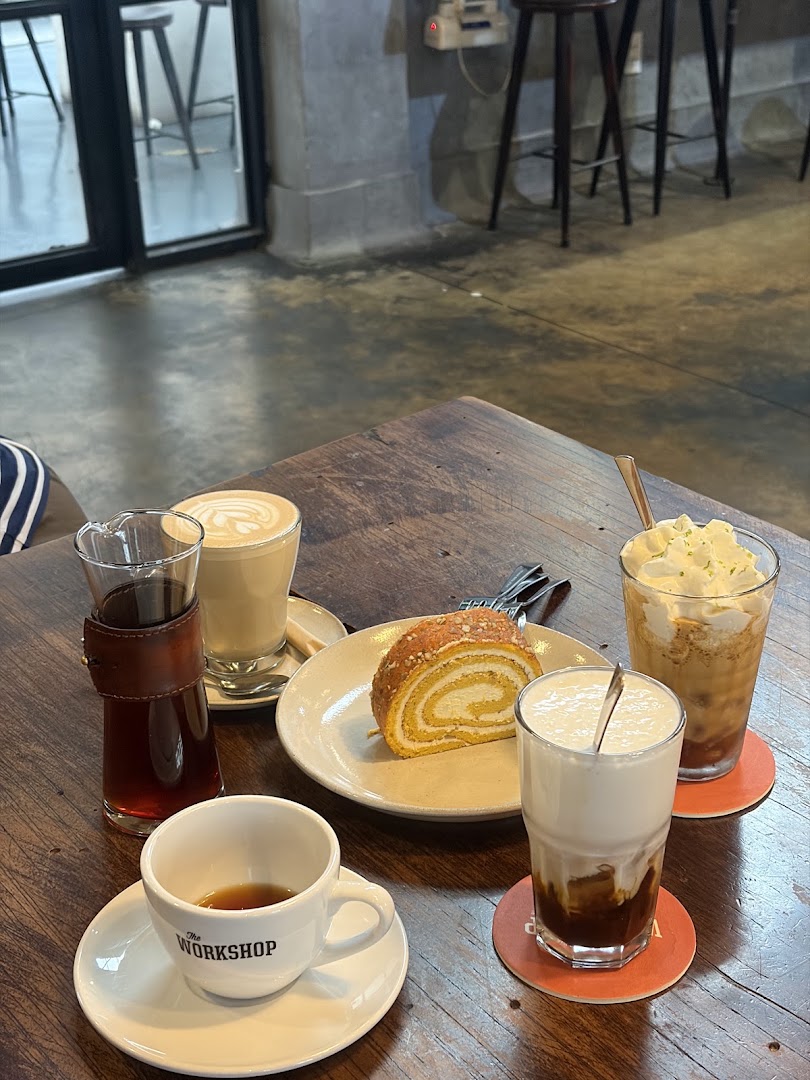 The Workshop Coffee: appetizing food and drink display
