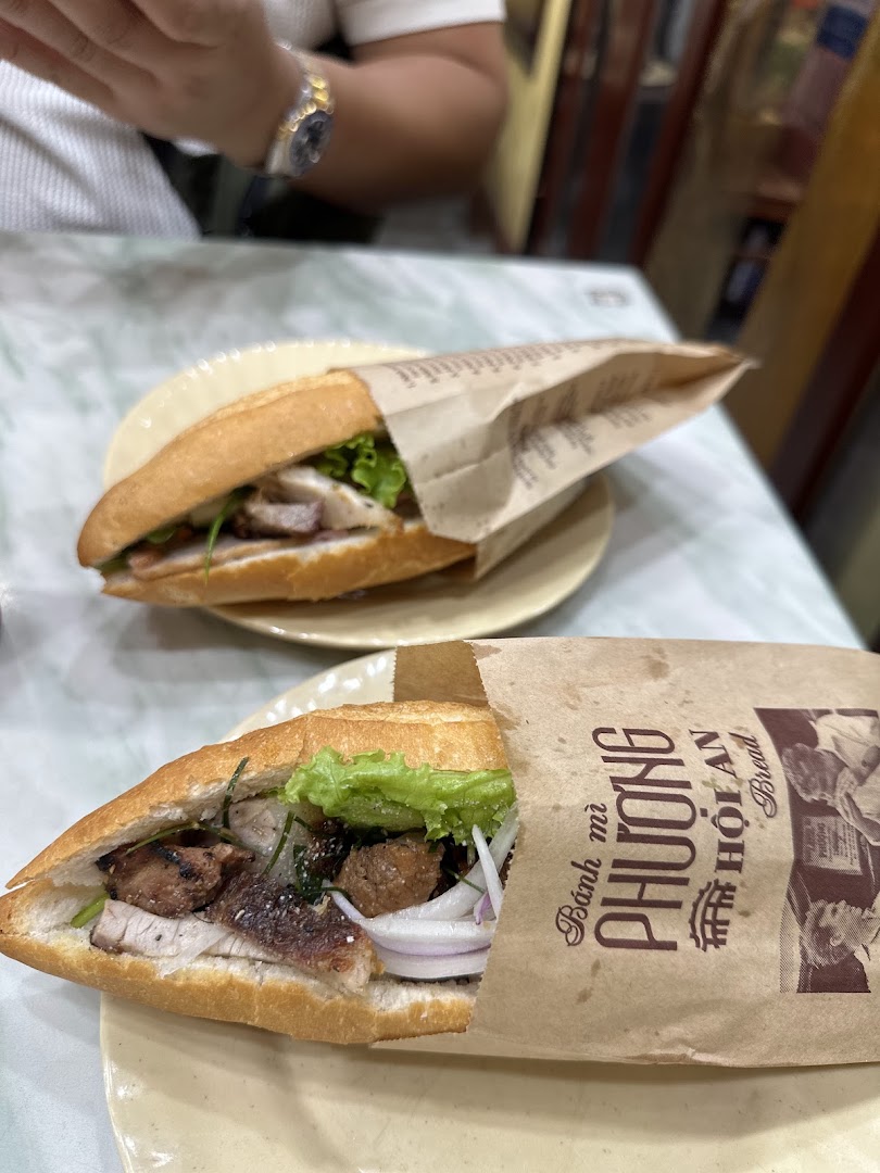 Bánh Mì Phượng: appetizing photo of signature food