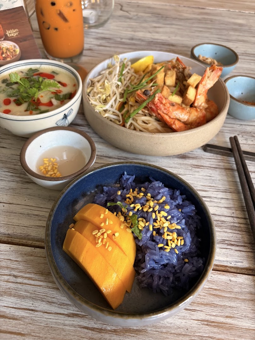 Hidden Thaiger: appetizing, high-quality food photography