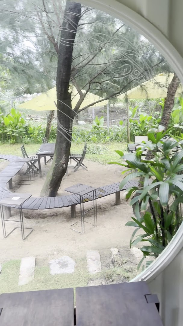 Hít Hà: pleasant outdoor seating area