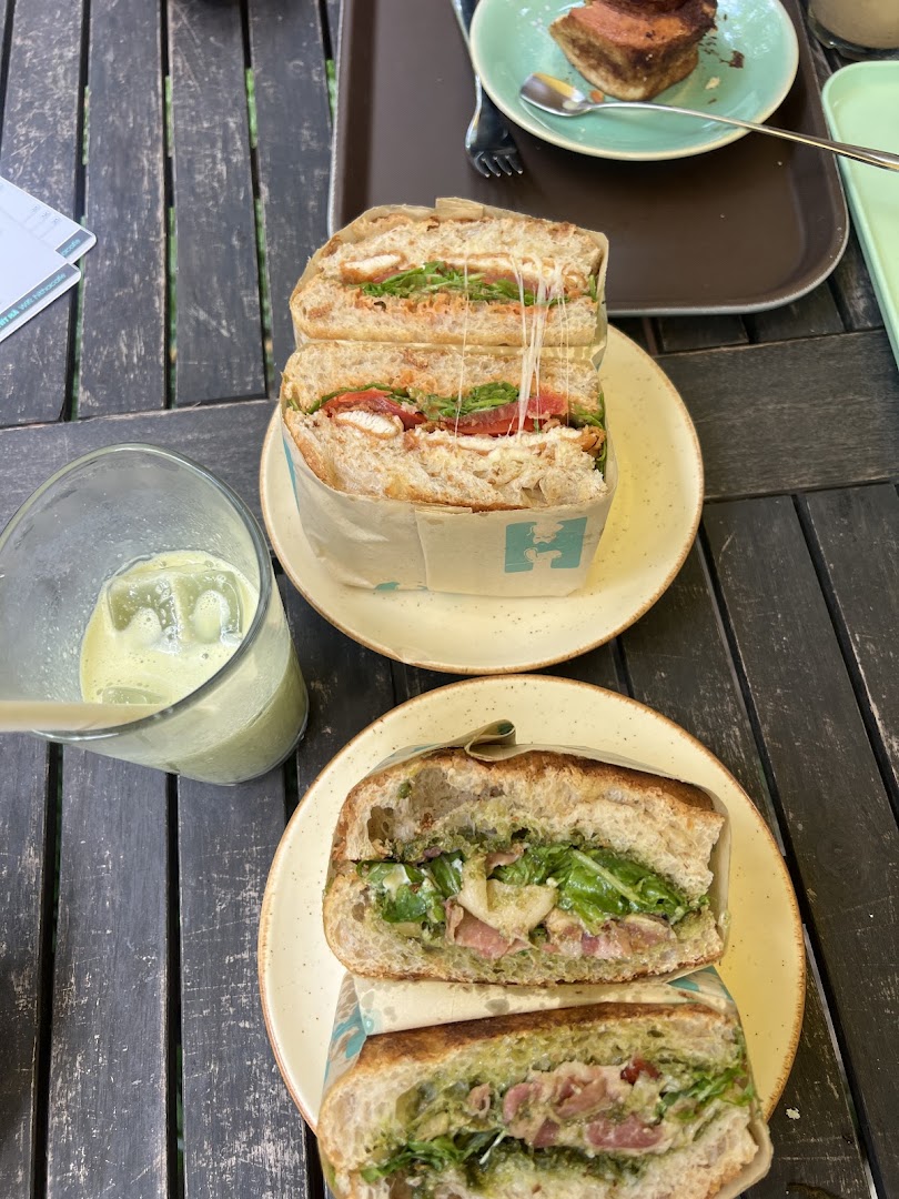 Hít Hà: appetizing photo of food served