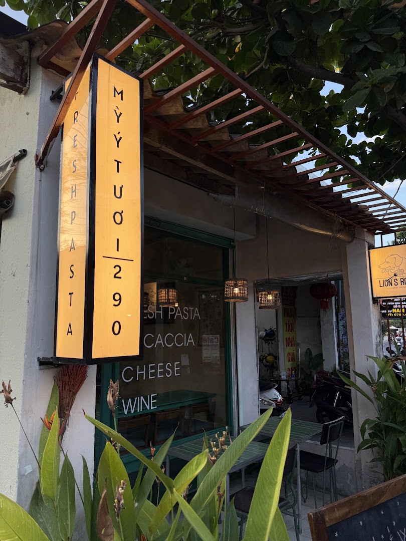 Lion's Room: clear exterior shot of venue