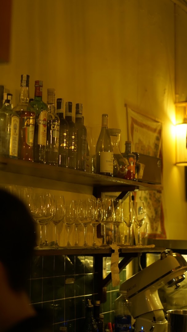 Lion's Room: atmospheric shot of bar area