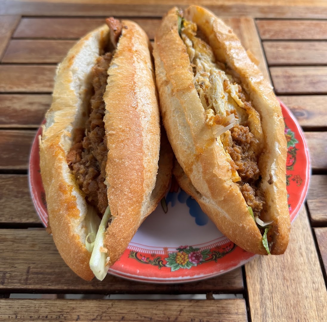 Madam Khánh - The Banh Mi Queen: appetizing photo of signature dish