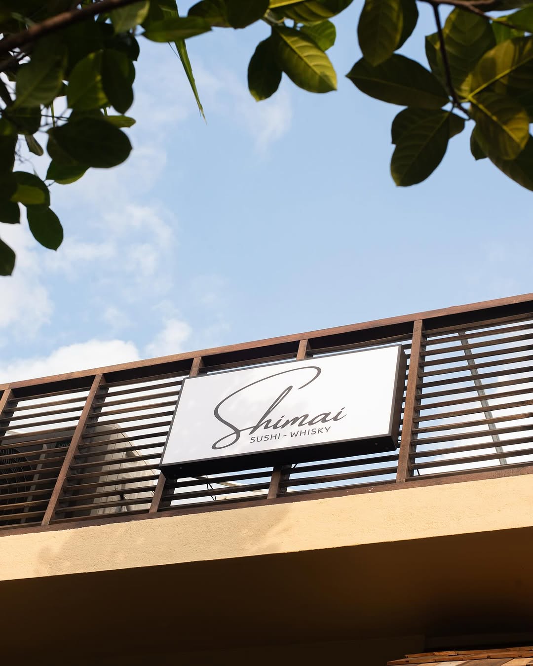 Shimai: clear photo of restaurant signage