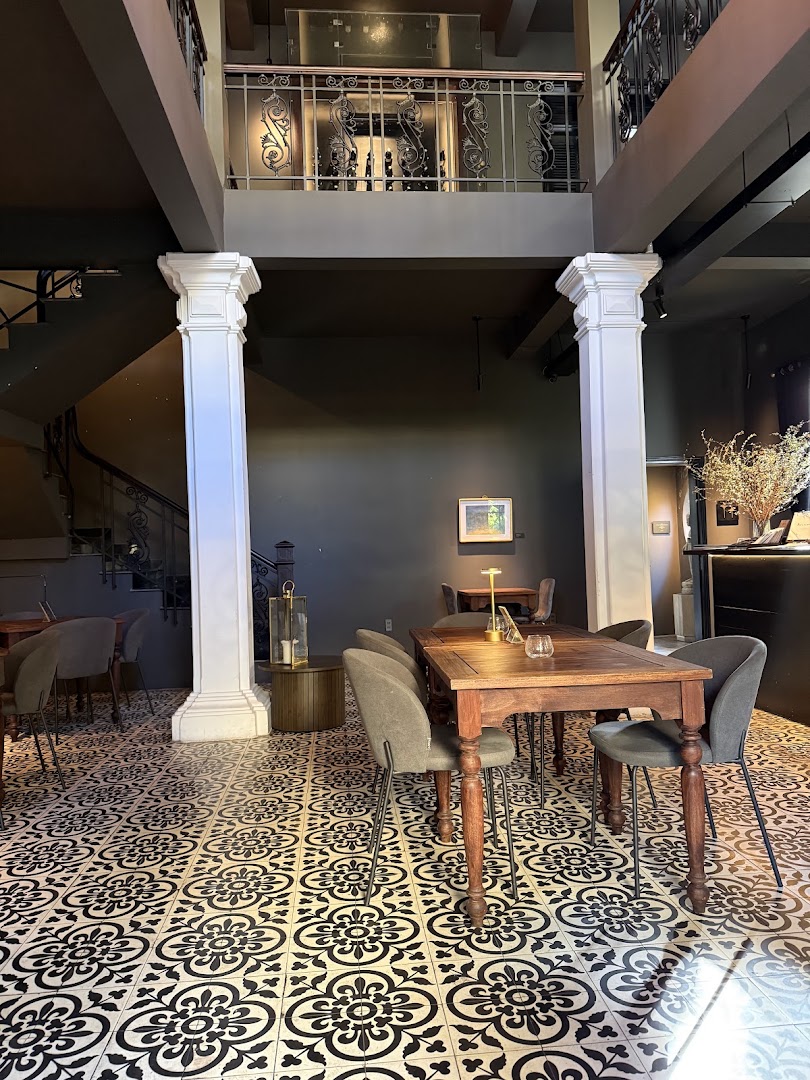 Vincognito: professional interior shot of venue
