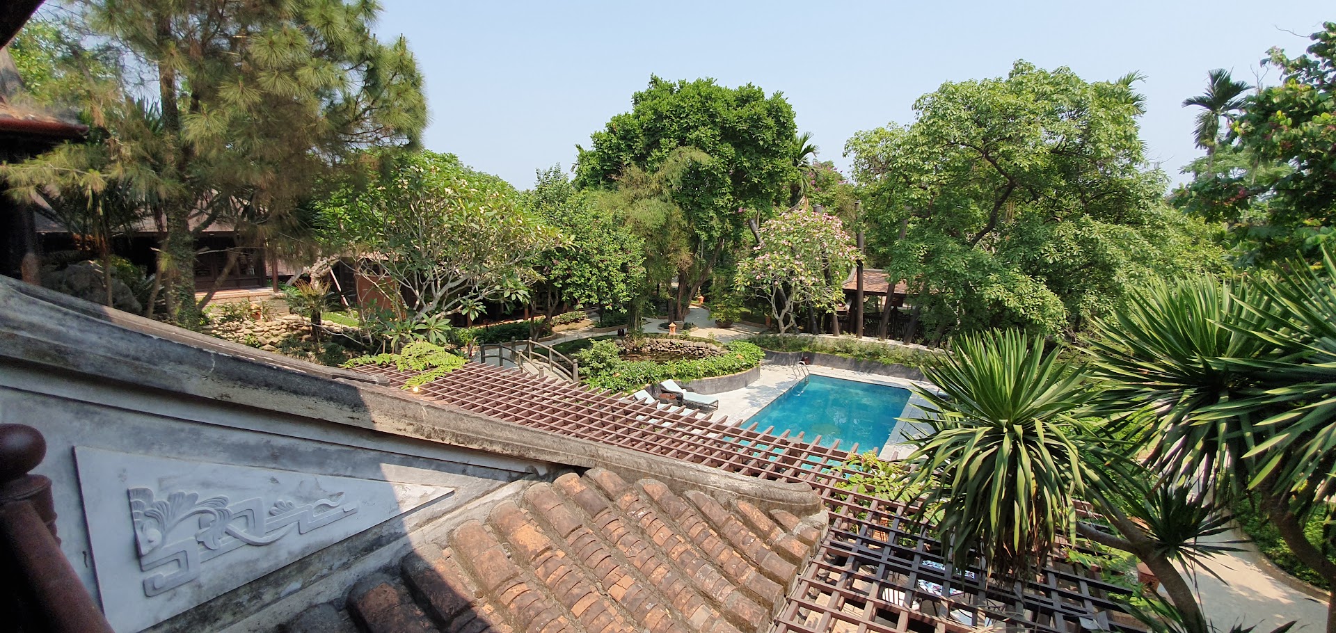 Ancient Hue: beautiful restaurant grounds