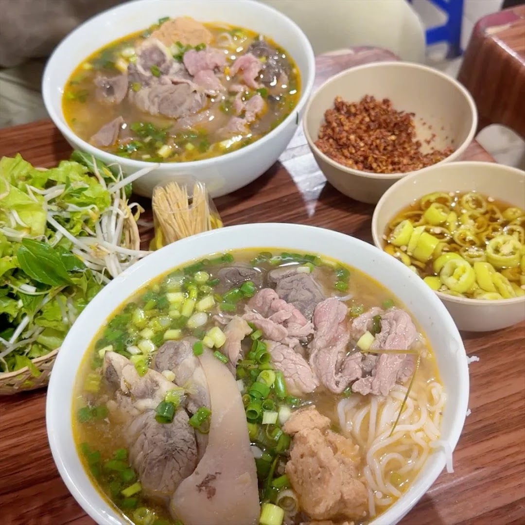 Bún Bò Bà Nga: appetizing photo of restaurant food