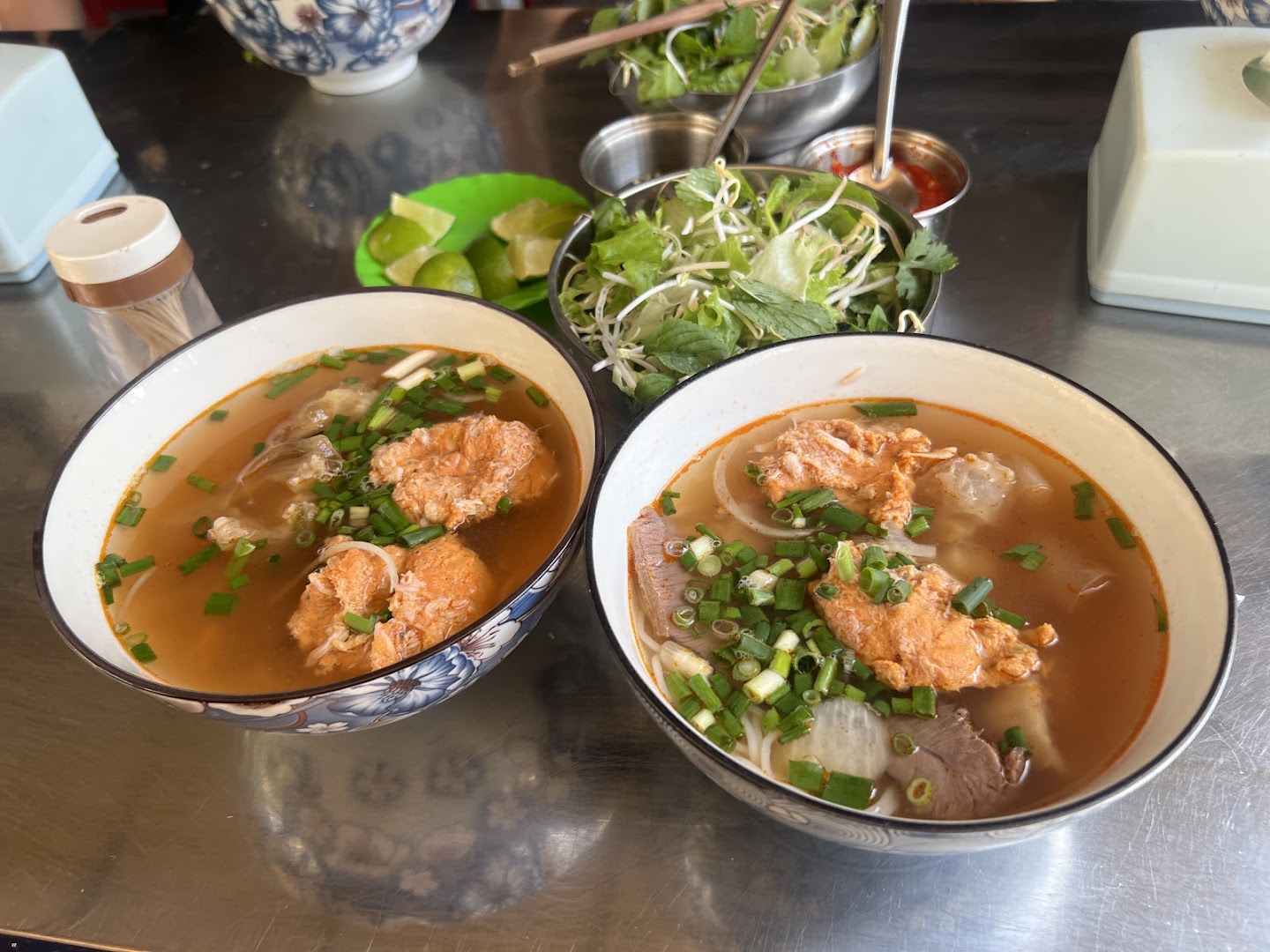 Bún Bò Mụ Rơi: appetizing photo of served food