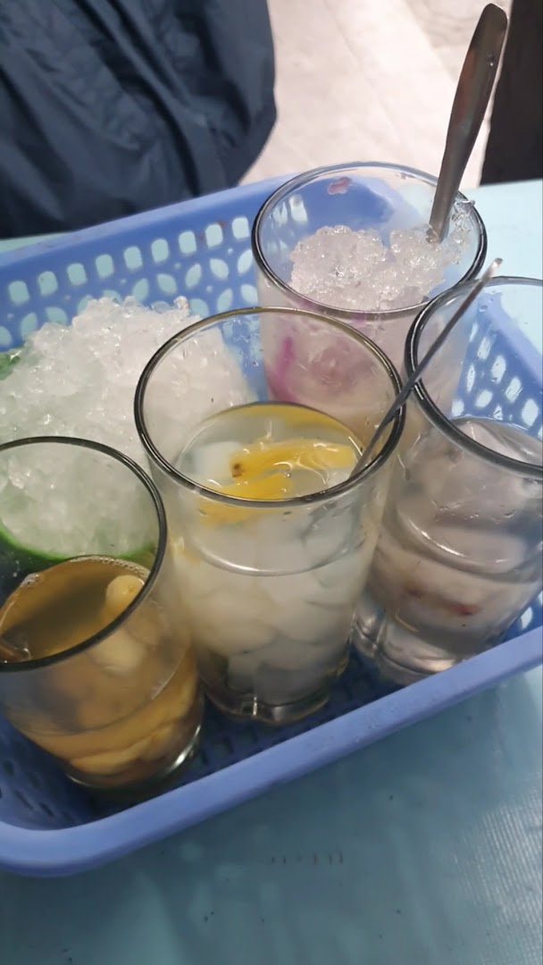 Chè Hẻm: appetizing photo of served drinks