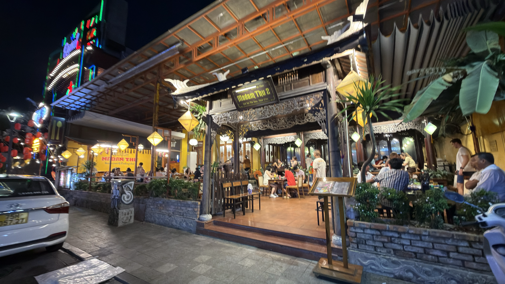 Madam Thu: inviting atmosphere of the restaurant