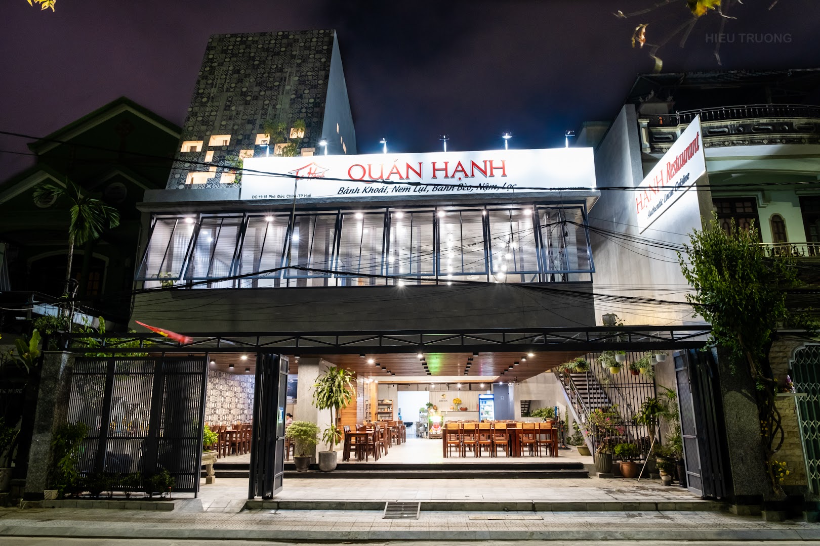 Quán Hạnh: professional exterior shot of restaurant