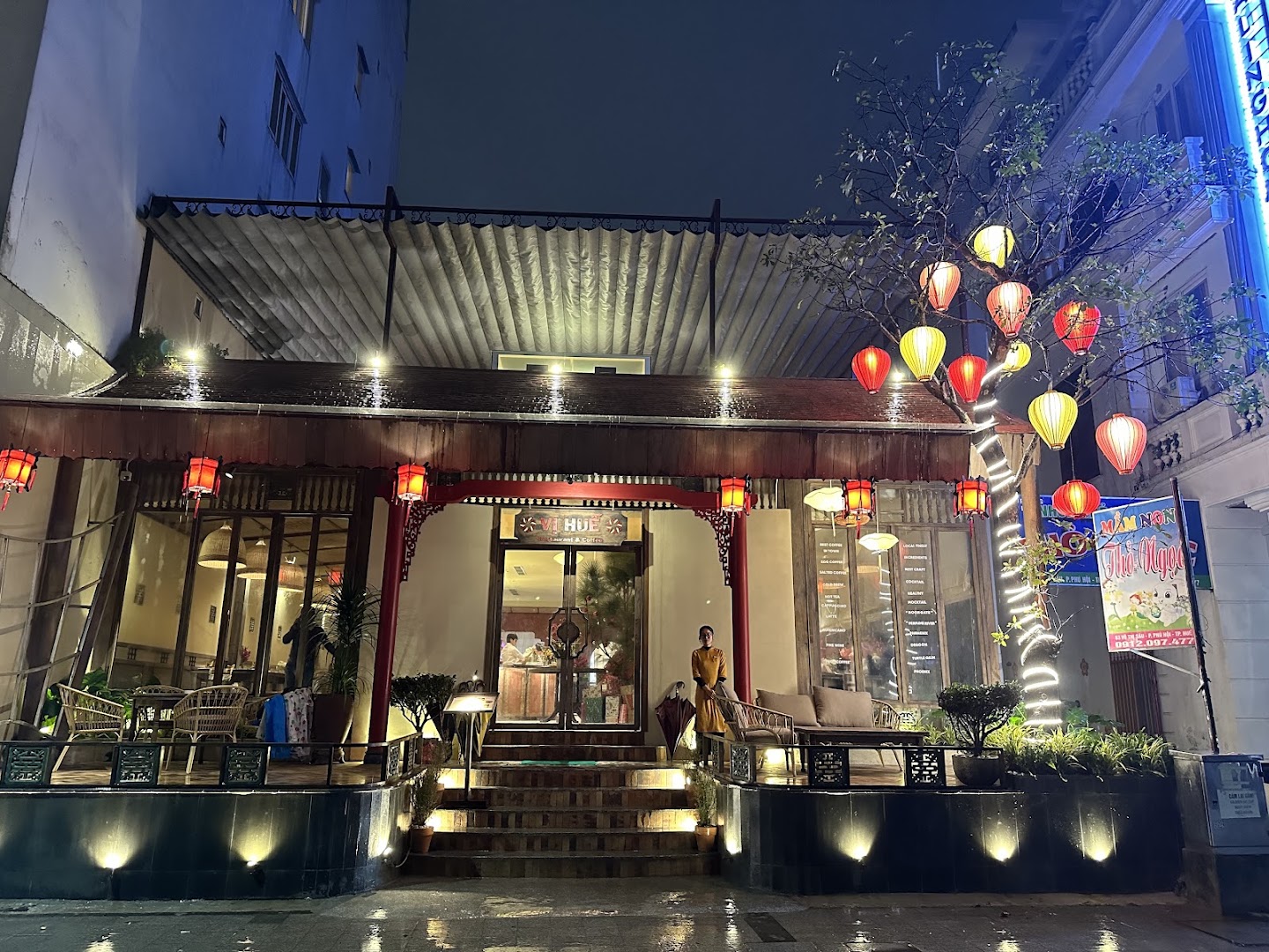 Vị Huế: attractive exterior view of restaurant
