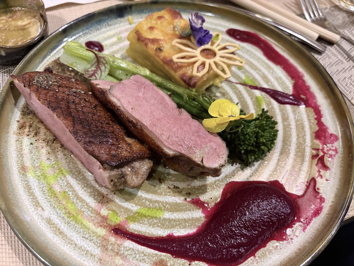 Vị Huế: appetizing and well-presented food photo