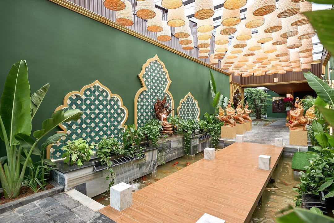 Ớt Hiểm Vietnamese Kitchen: beautiful, high-quality restaurant interior