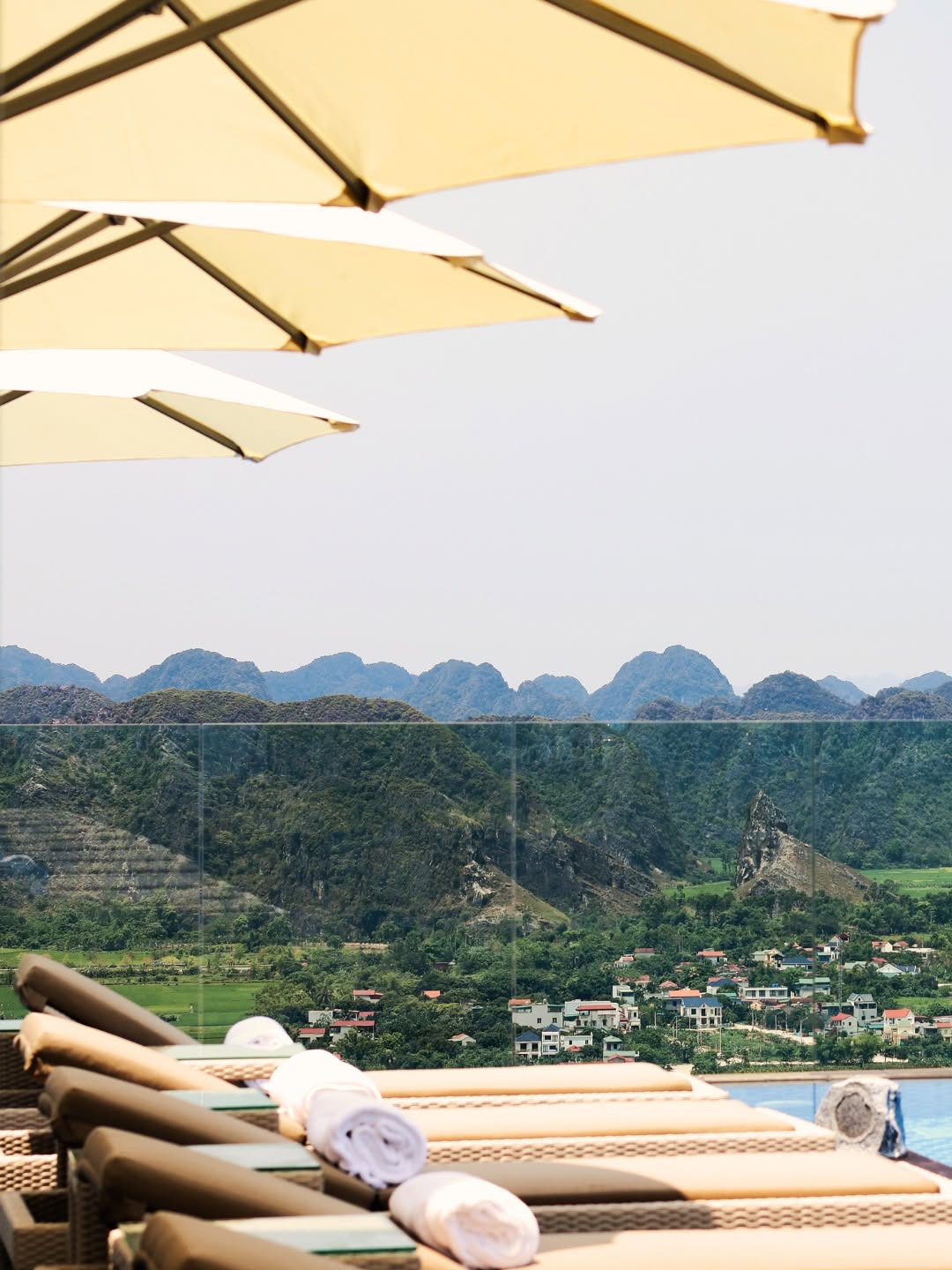 Lumi Lounge: beautiful scenic view from venue