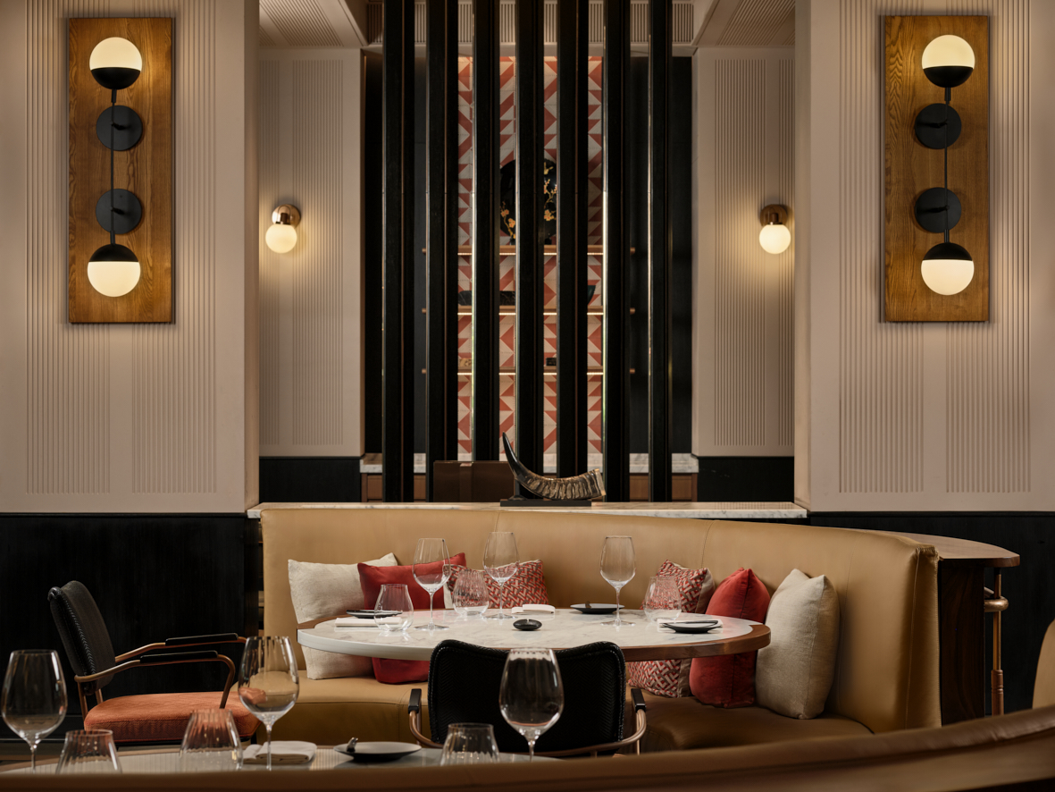 Oku: professional, high-quality interior shot