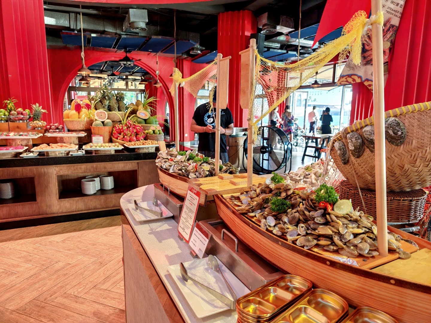 Sun Bavaria GastroPub: appetizing display of fresh food