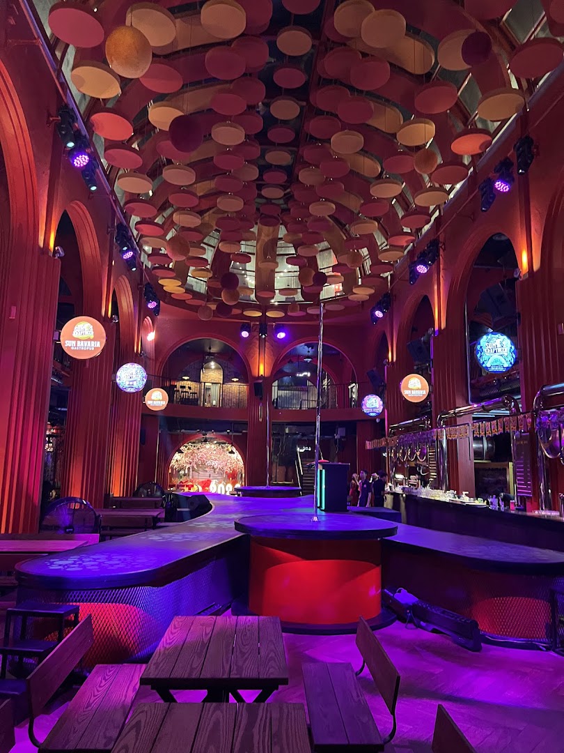 Sun Bavaria GastroPub: high quality interior atmosphere shot