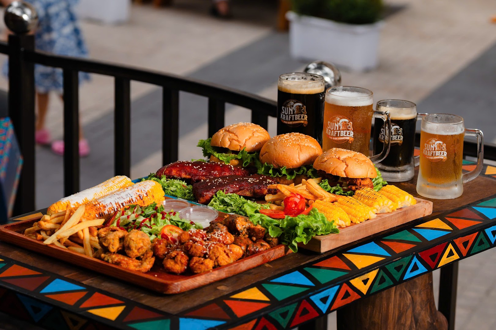 Tribal Grill - Ribs, Burger & Beer: appetizing food and drink presentation