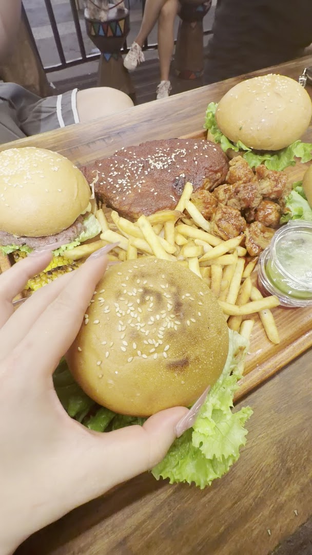 Tribal Grill - Ribs, Burger & Beer: appetizing food presentation