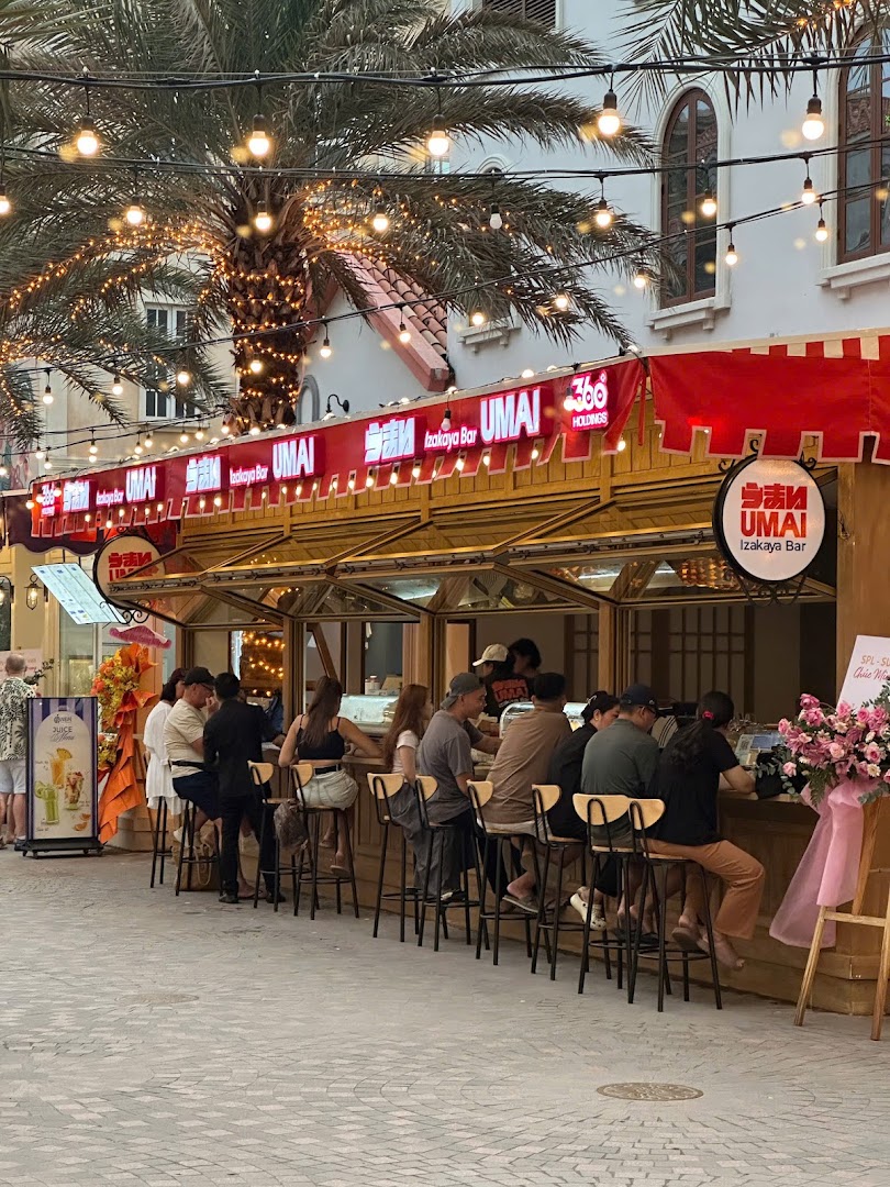 Umai: inviting atmosphere and clear branding