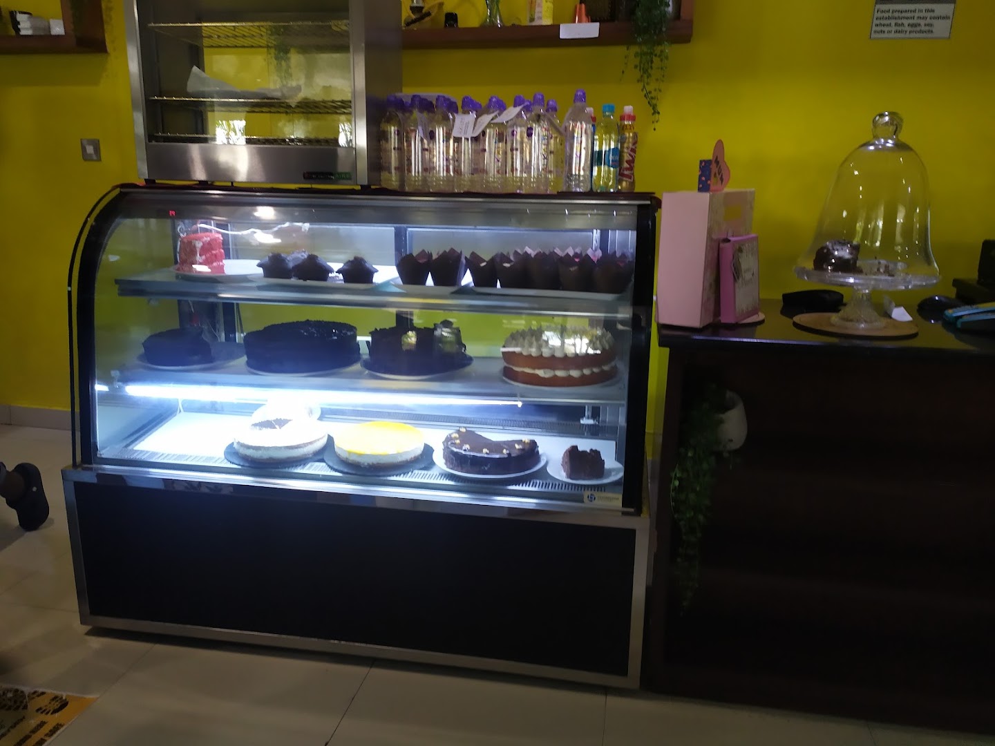 Honeydew: clear display of food items