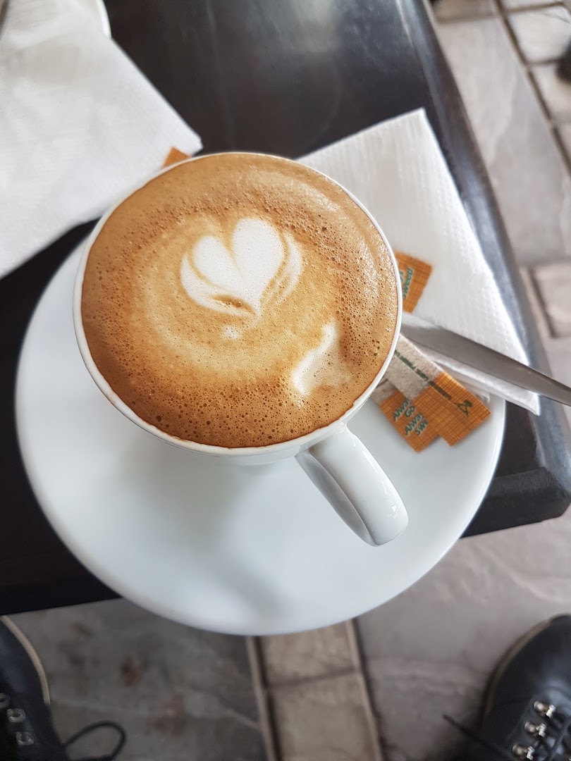 Honeydew: appealing photo of latte art