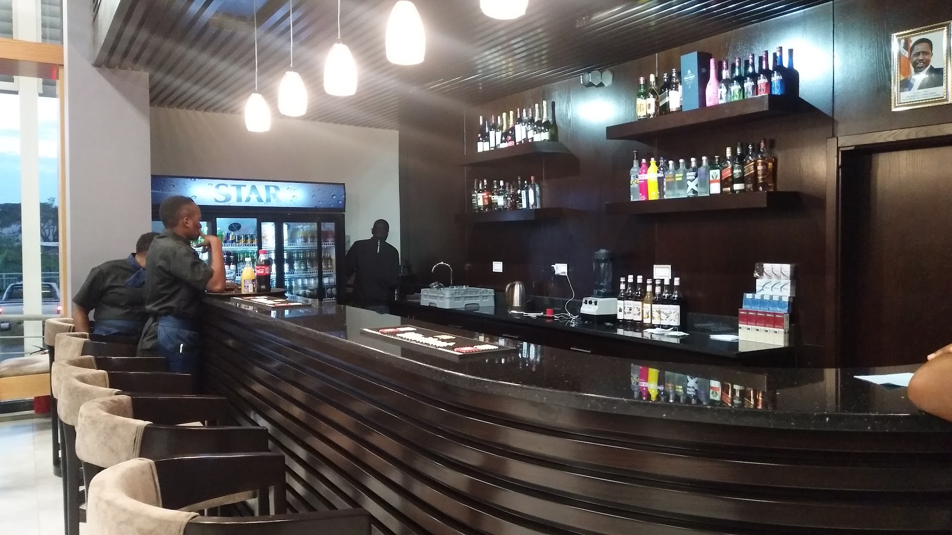 Indish Fusion Foods & Cocktails: clear shot of restaurant bar