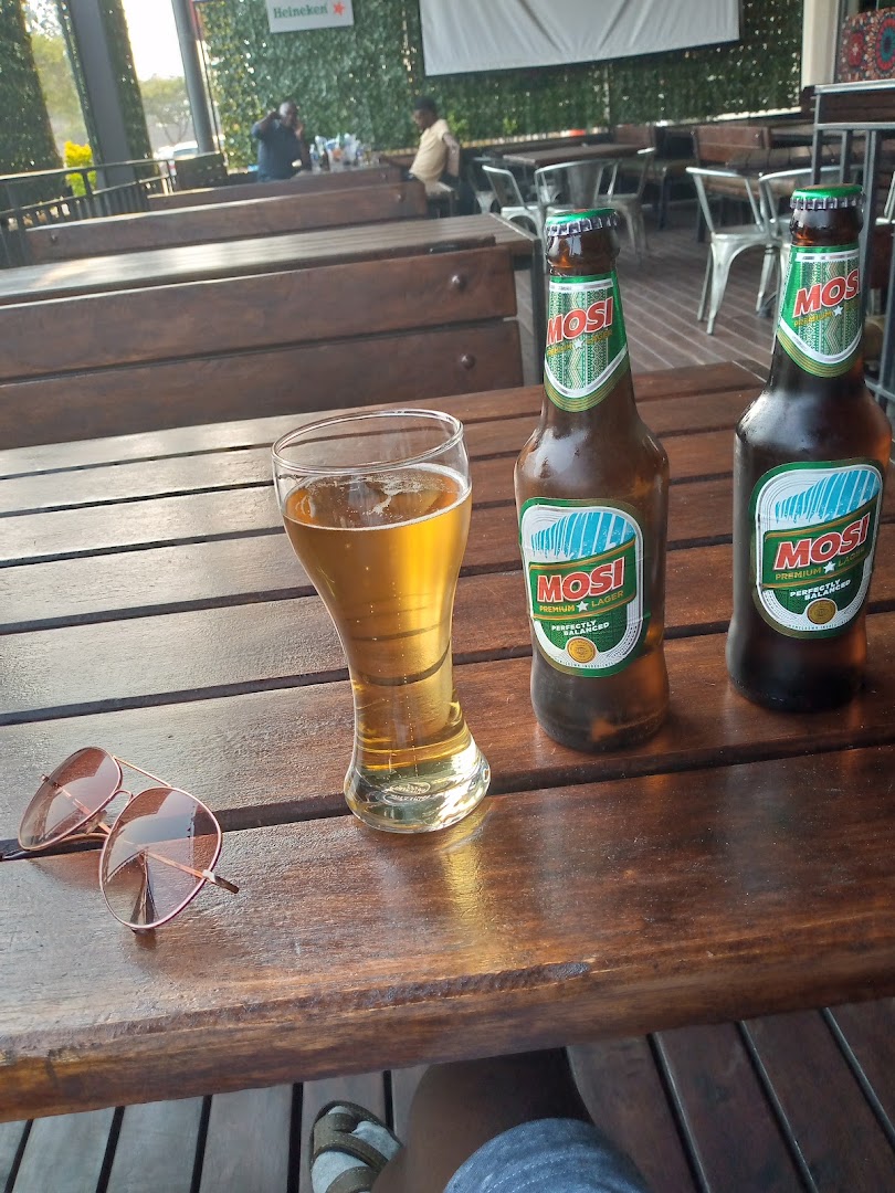 Keg & Coppersmith: appealing shot of drinks outdoors