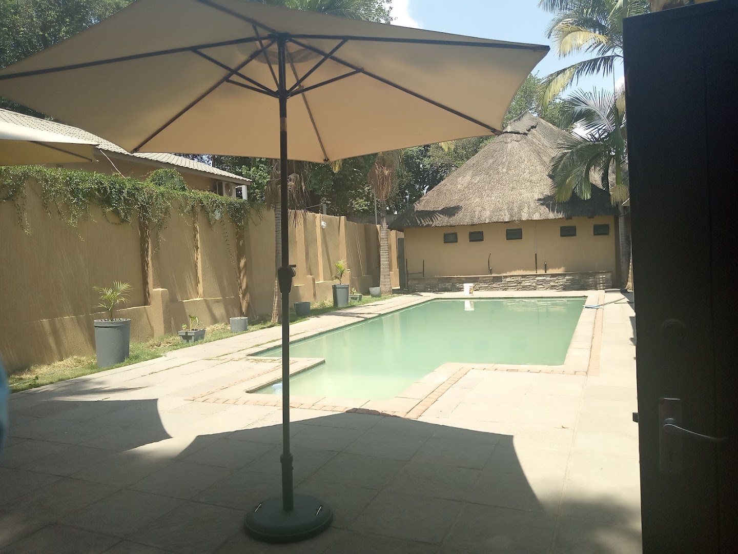 Serene Gardens Kitwe: pleasant restaurant outdoor area